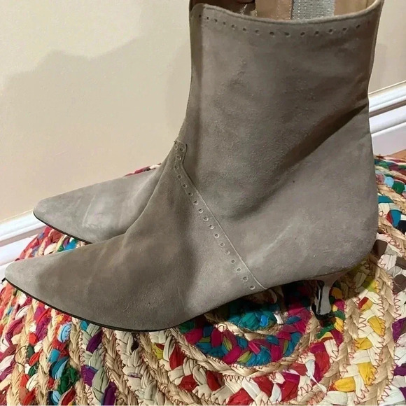 Warren Edwards  grey suede pointed toe kitten heel leopard soles ankle boots - Picture 8 of 10